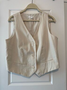 Maurices Light Cream Sleeveless Vest